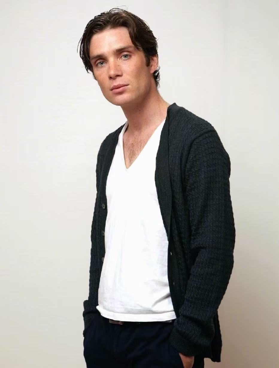 Cillian Murphy off duty medium textured hairstyle