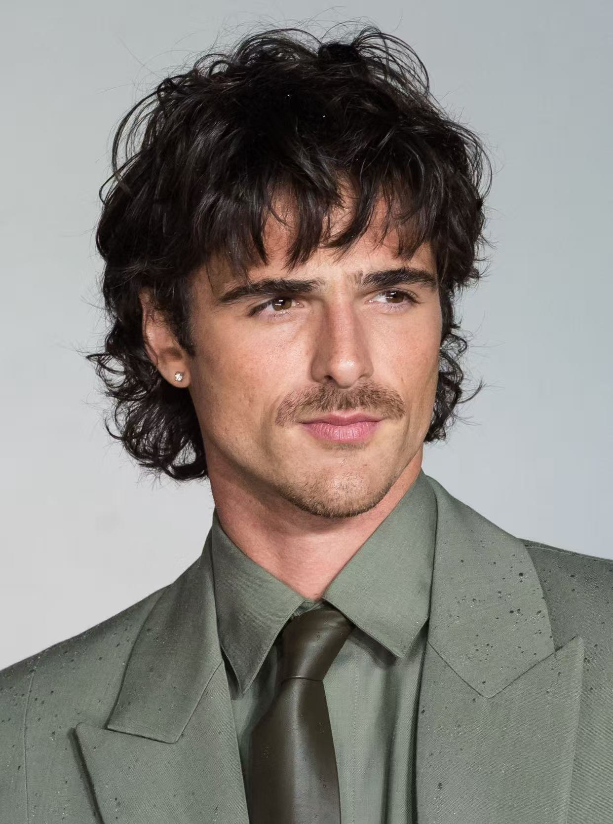 Jacob Elordi modern mullet textured hairstyle